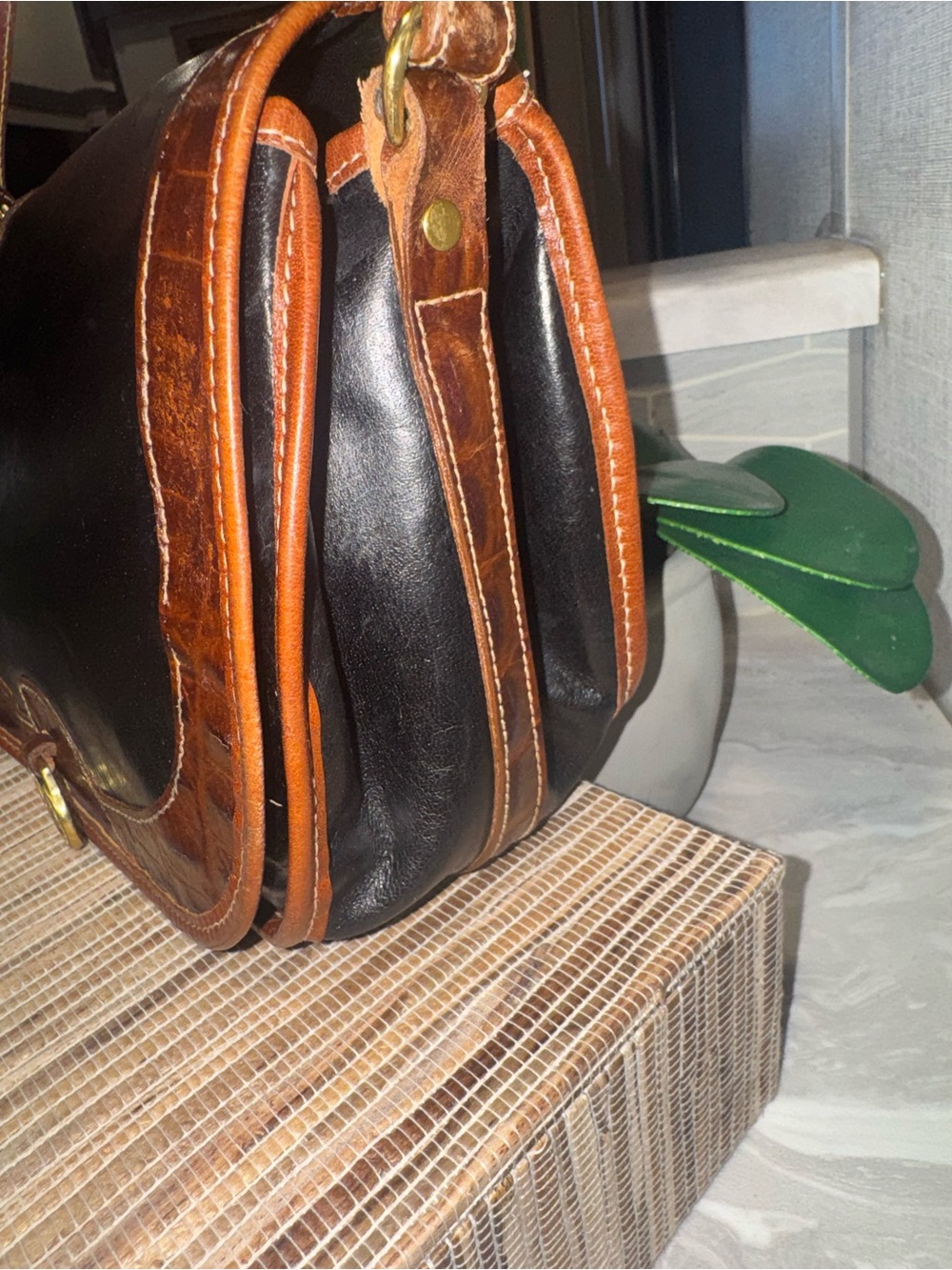 Vintage Brahmin Buttery Soft Black and Brown Leather Crossbody Bag GUC - Picture 7 of 12
